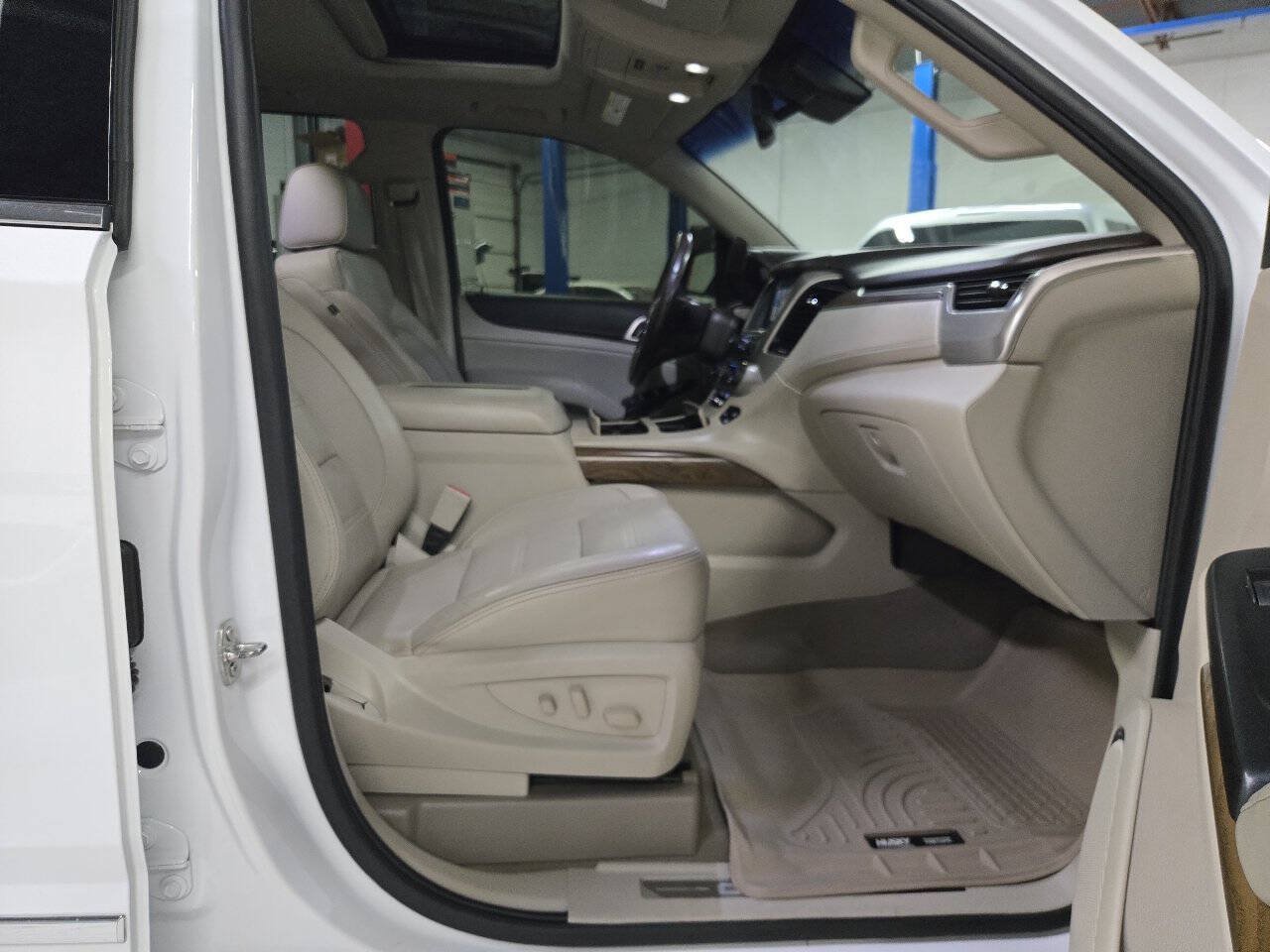 Used 2020 GMC Yukon XL Denali RWD image 10
