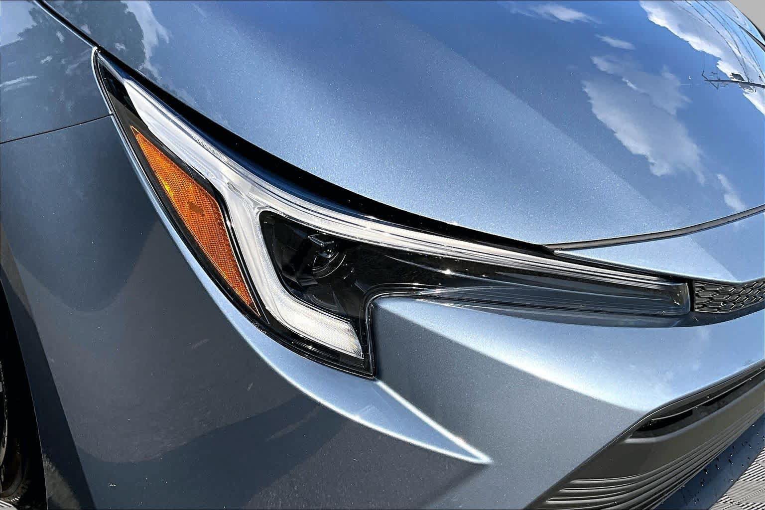 Used 2026 Toyota Corolla LE FWD image 28