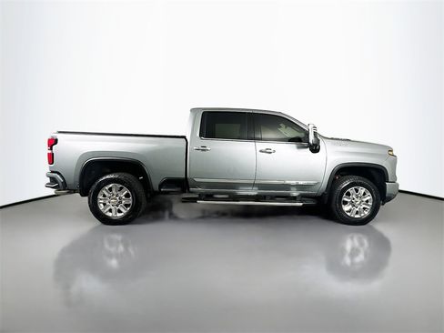 Used 2024 Chevrolet Silverado 2500 High Country image 8