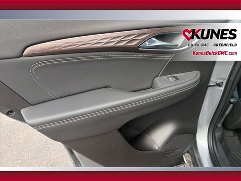 Used 2023 Buick Envision Avenir image 37