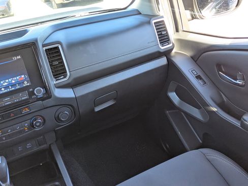 Used 2023 Nissan Frontier SV image 19