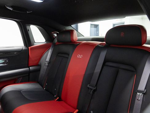 Used 2025 Rolls-Royce Ghost Black Badge image 43