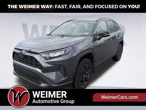 Used 2021 Toyota RAV4 LE AWD/4WD image 1