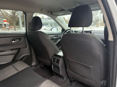 Used 2024 Nissan Rogue SV image 27