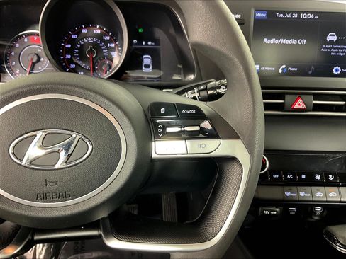 Used 2022 Hyundai Elantra SEL FWD image 12