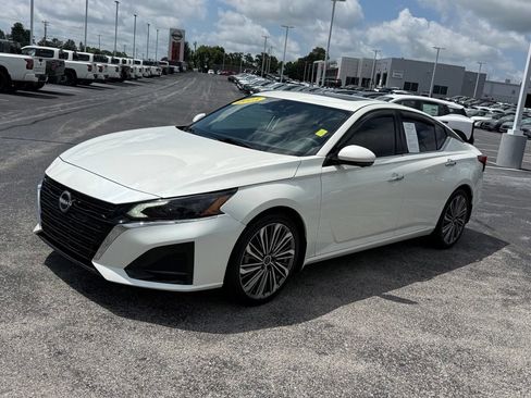 Used 2025 Nissan Altima 2.5 SL FWD image 36