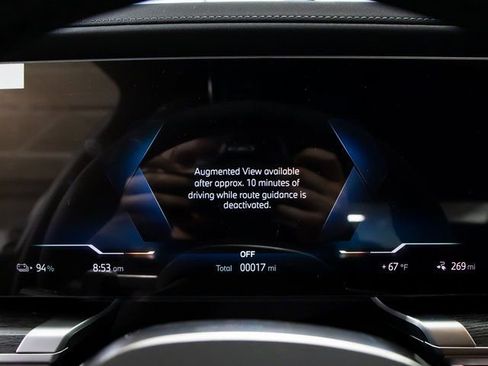 Used 2025 BMW i7 xDrive60 image 18