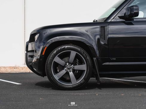 Used 2024 Land Rover Defender 110 V8 image 14