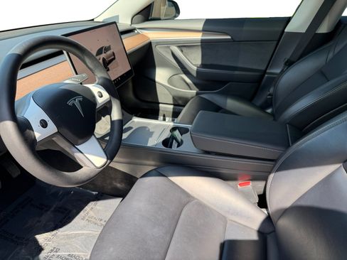 Used 2023 Tesla Model 3 Standard Range RWD image 9