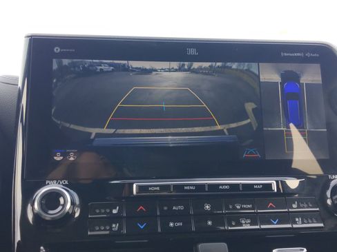 Certified 2022 Toyota Highlander Platinum image 25