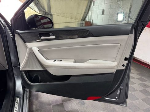 Used 2018 Hyundai Sonata Limited FWD image 13