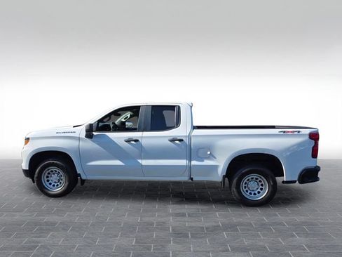 Used 2022 Chevrolet Silverado 1500 W/T w/ WT Convenience Package AWD/4WD image 4