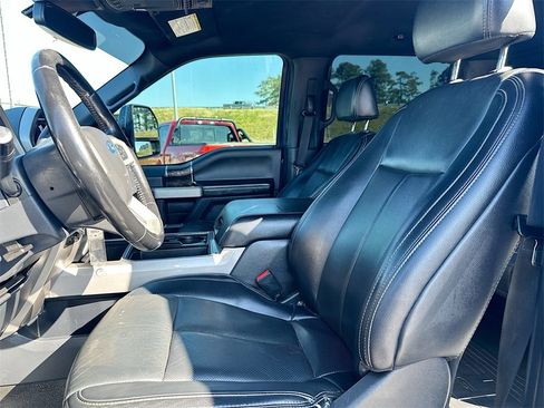 Used 2022 Ford F450 Lariat image 8