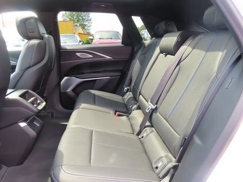 Used 2025 Cadillac Lyriq Luxury RWD image 40
