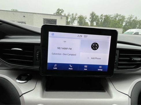 Used 2023 Ford Explorer XLT RWD image 9