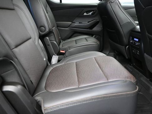 Used 2023 Chevrolet Traverse High Country image 22