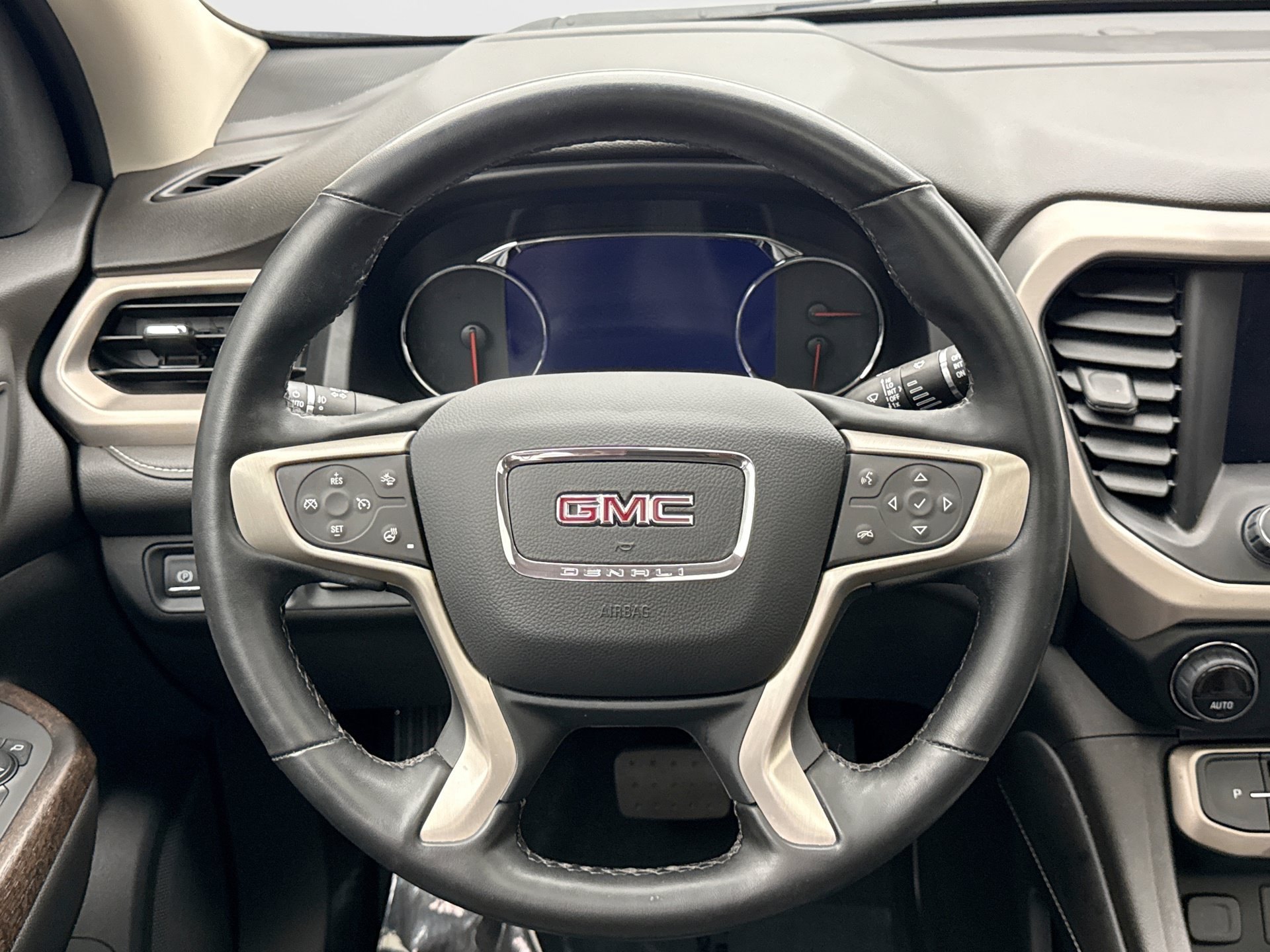 Used 2023 GMC Acadia Denali w/ Denali Ultimate Package FWD image 12