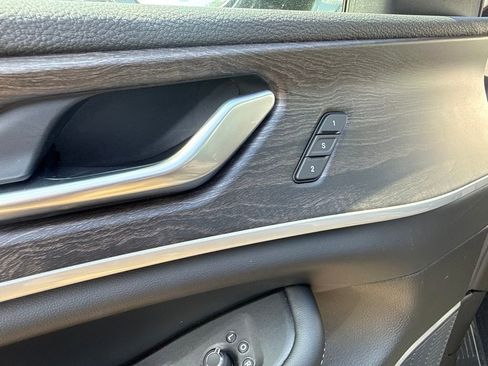 New 2026 Jeep Grand Cherokee L Limited AWD/4WD image 22