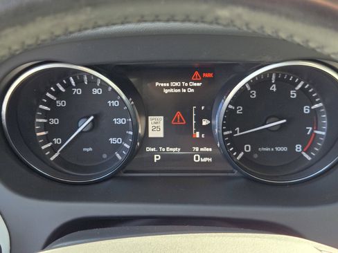 Used 2016 Land Rover Discovery Sport HSE image 22