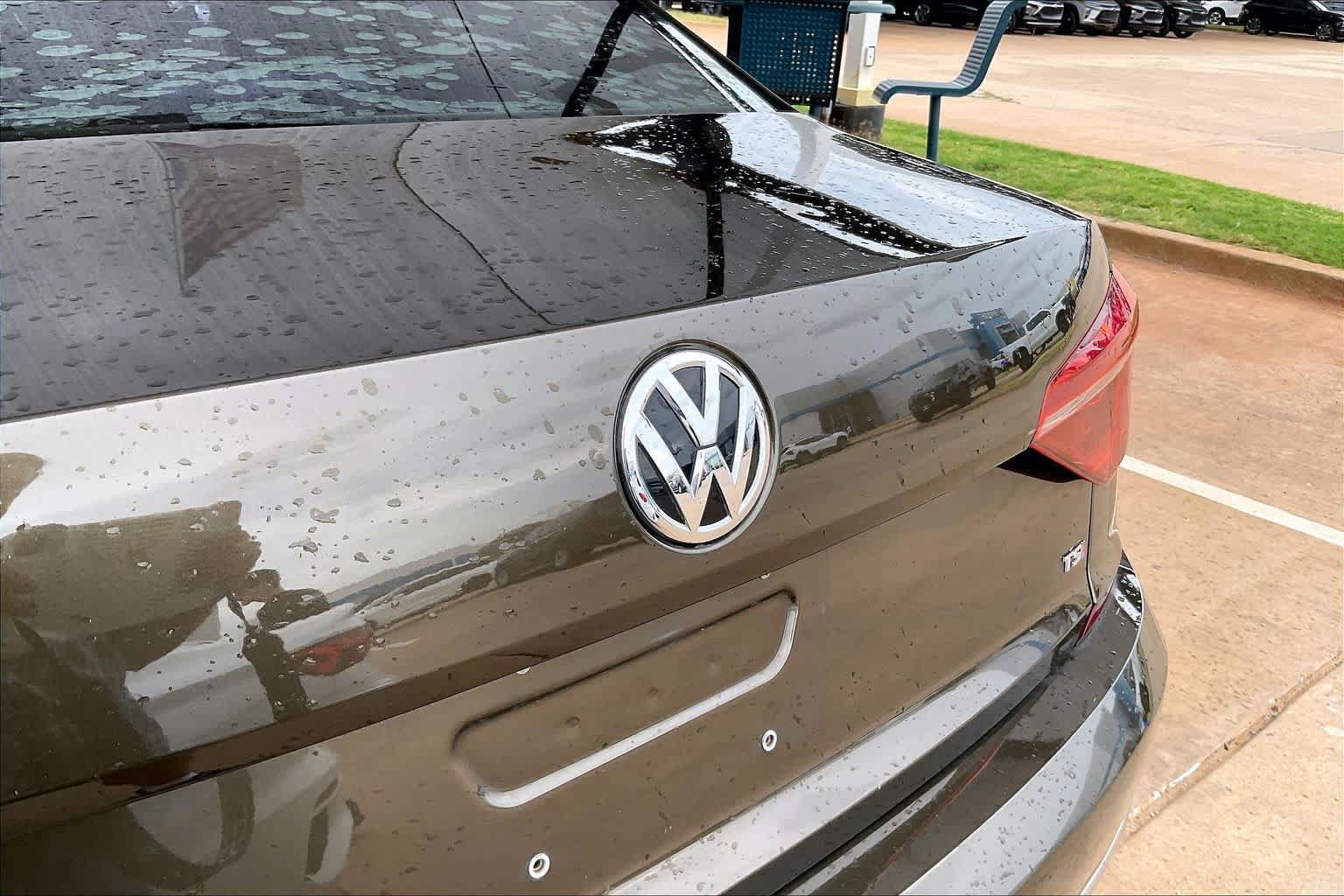 Used 2019 Volkswagen Passat 2.0T Wolfsburg w/ Wheels & Sunroof Package FWD image 31