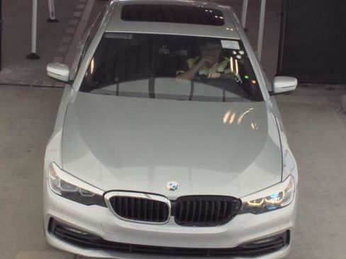 Used 2017 BMW 530i image 2