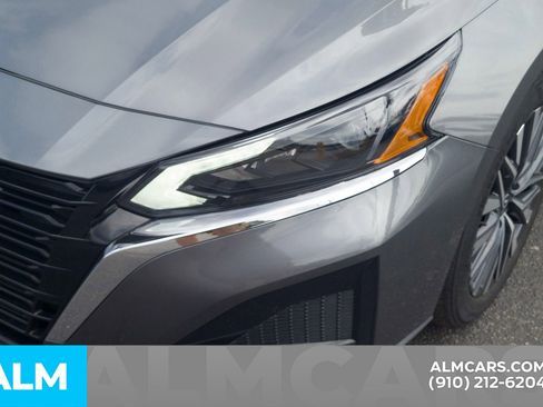 Used 2025 Nissan Altima 2.5 SV image 11