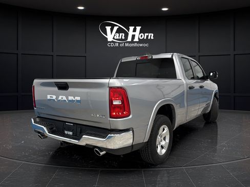 Used 2025 RAM 1500 Big Horn AWD/4WD image 7