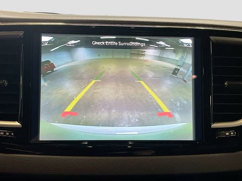 Used 2026 Chrysler Pacifica Select FWD image 13