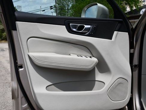 Certified 2023 Volvo XC60 B5 Core w/ Climate Package AWD/4WD image 10