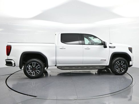 Used 2025 GMC Sierra 1500 AT4 w/ AT4 Premium Package AWD/4WD image 6