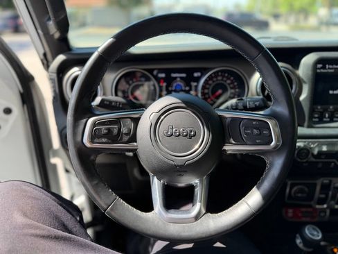 Used 2019 Jeep Wrangler Unlimited Rubicon AWD/4WD image 6