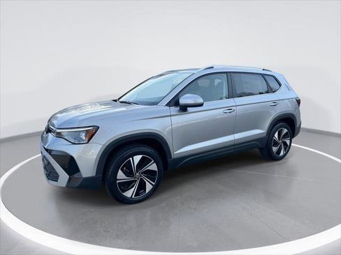 New 2026 Volkswagen Taos SE AWD/4WD image 1