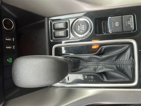 Used 2025 Mitsubishi Eclipse Cross SE image 9