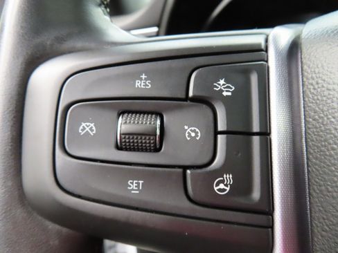 Used 2024 GMC Yukon XL SLT image 49