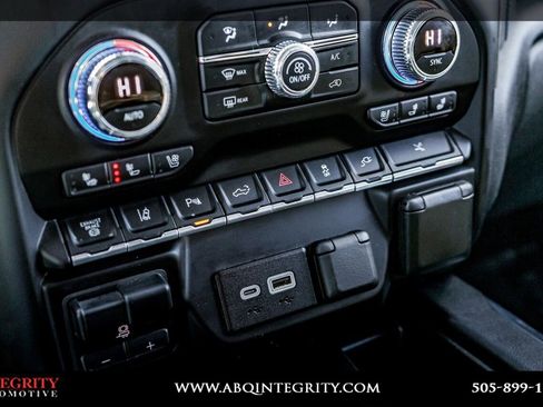 Used 2022 GMC Sierra 3500 Denali w/ Denali Ultimate Package image 29