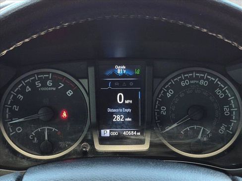 Used 2022 Toyota Tacoma TRD Sport w/ Technology Package AWD/4WD image 10