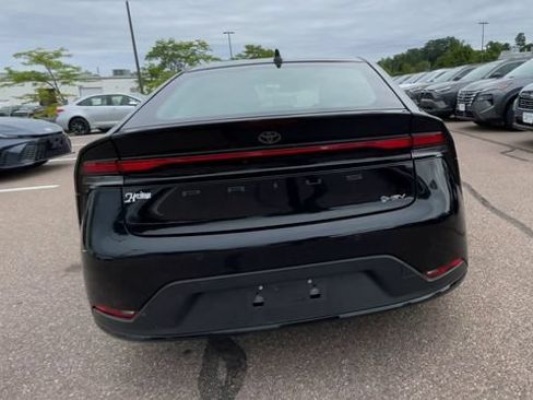 Used 2024 Toyota Prius LE FWD image 3