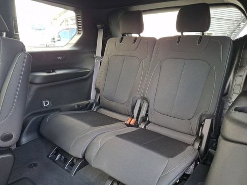 Used 2024 Jeep Grand Cherokee L Laredo w/ Luxury Tech Group I AWD/4WD image 12