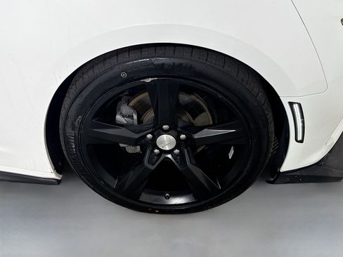 Used 2019 Chevrolet Camaro LT image 30