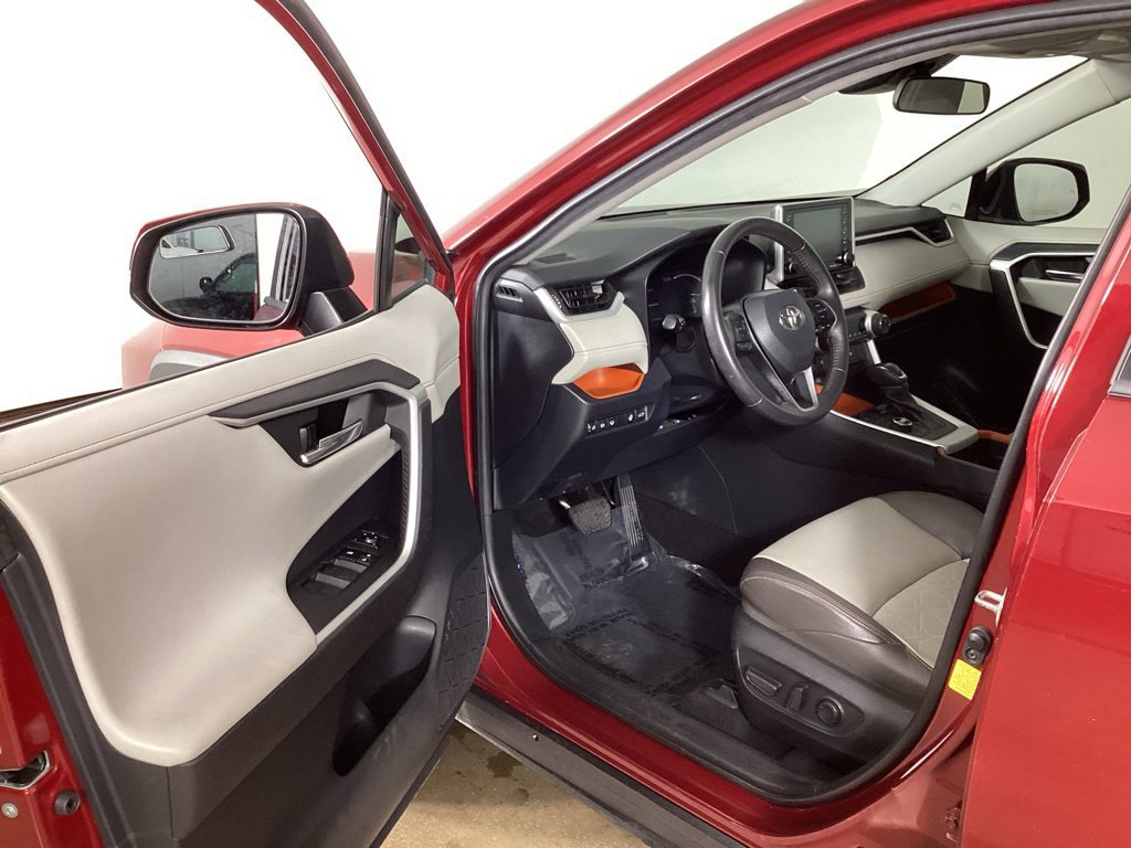 Used 2020 Toyota RAV4 Adventure w/ Convenience Package AWD/4WD image 9