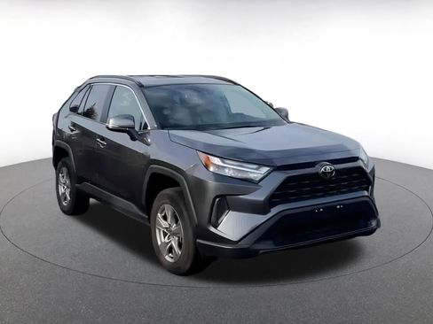 Used 2025 Toyota RAV4 XLE image 3