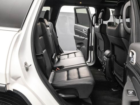 Used 2022 Jeep Grand Cherokee Limited image 36