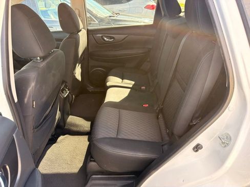 Used 2018 Nissan Rogue SV AWD/4WD image 10
