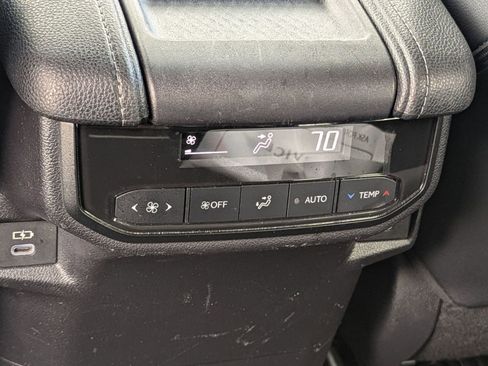 Used 2024 Toyota Grand Highlander XLE image 24