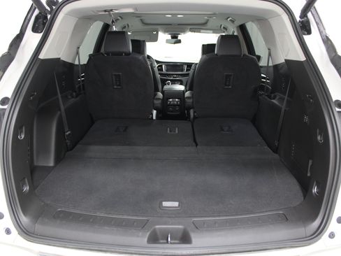 Used 2019 Buick Enclave Avenir w/ Avenir Technology Package FWD image 24