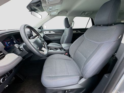 Used 2025 Ford Explorer Active RWD image 13
