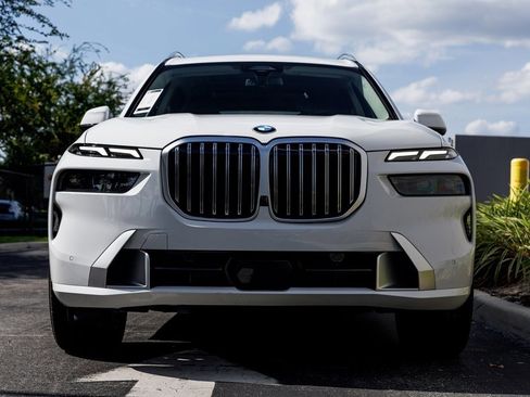 Used 2025 BMW X7 xDrive40i image 17