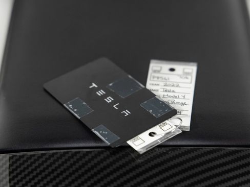 Used 2022 Tesla Model Y Long Range image 38