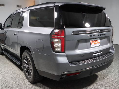 Used 2022 Chevrolet Suburban Z71 w/ Z71 Off-Road Package AWD/4WD image 9