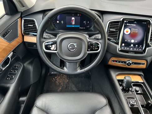 Certified 2025 Volvo XC90 B6 Plus AWD/4WD image 17